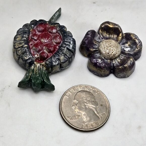 "5/$25" Set Of 2 Handmade Resin Colorful Flower Refridgerator Magnets - Picture 2 of 6